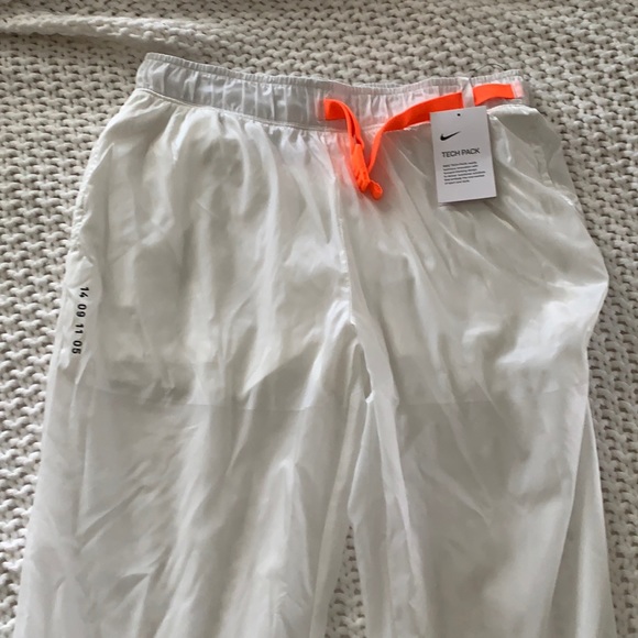 White sheet Nike Tech joggers - NWT - Picture 1 of 7